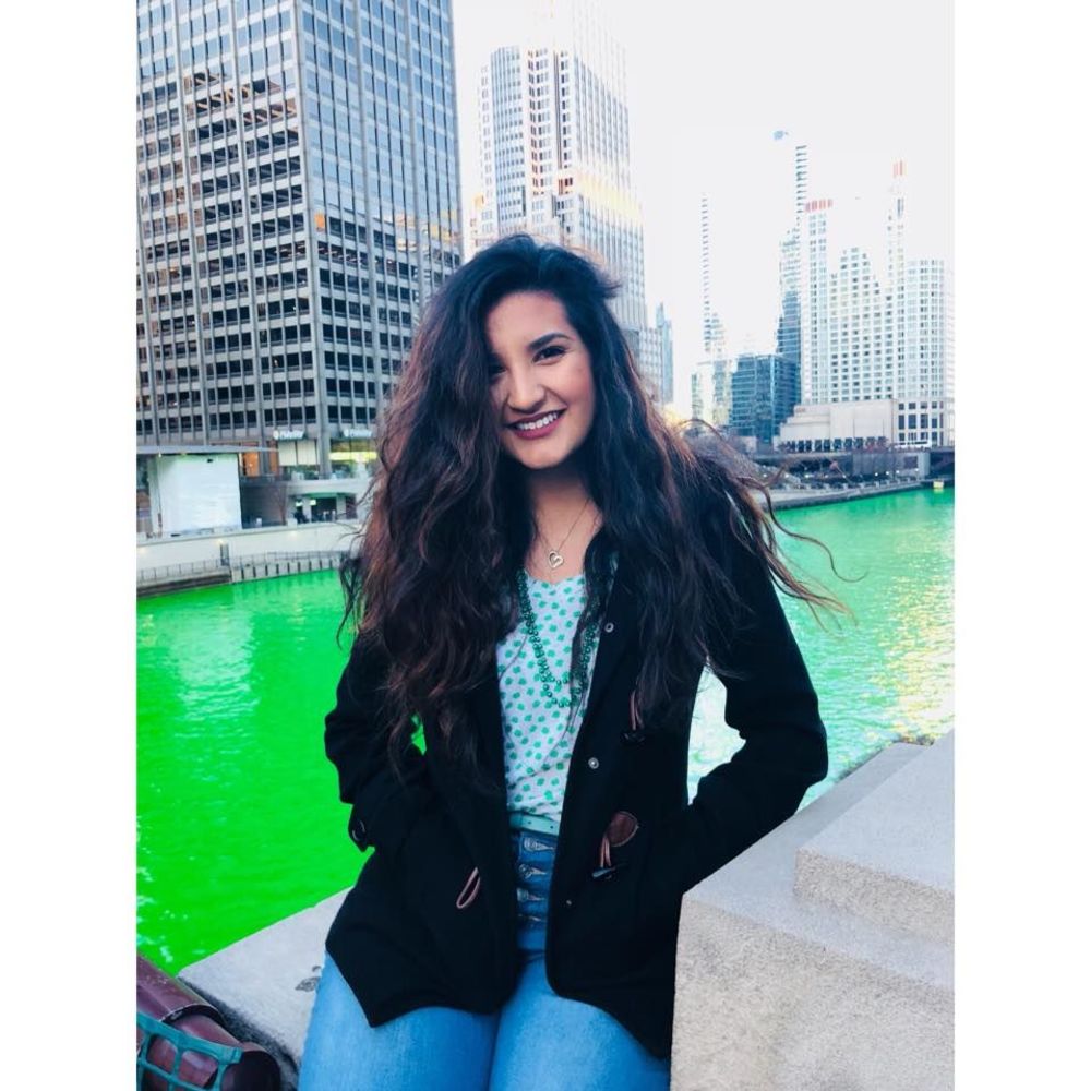 Meet your Posher, Viviana